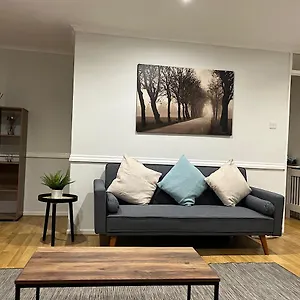 Lovely 2 Bedroom With Parking Space Apartment