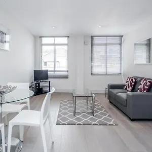 Roomspace Serviced - River House Apartment London