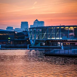 Austin David Excel Apartment London
